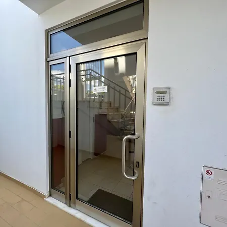 Terrace With Pool By Homing * البوفيرا