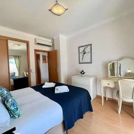 Daire Terrace With Pool By Homing