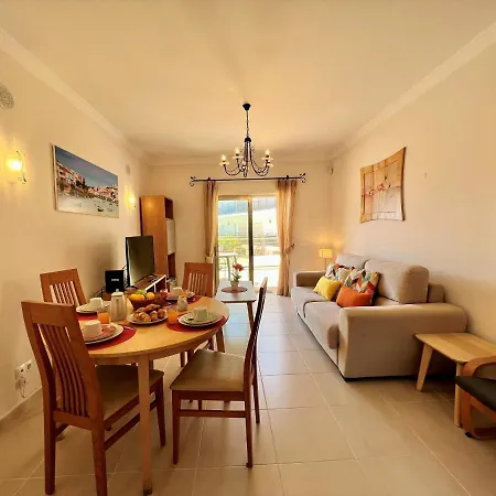 Daire Terrace With Pool By Homing Albufeira
