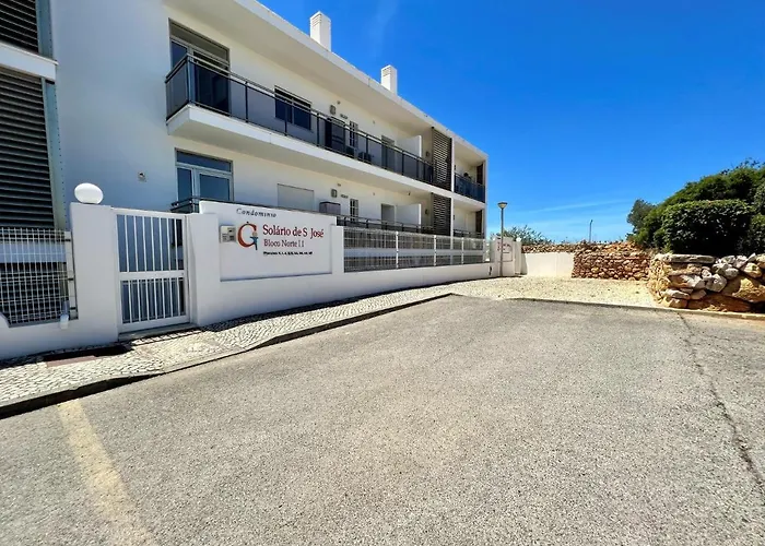 Terrace With Pool By Homing Albufeira